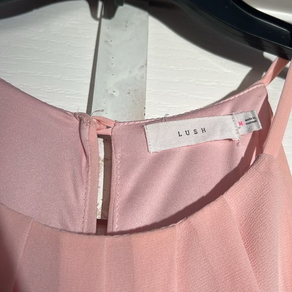 Lush light pink dress - Picture 2 of 4